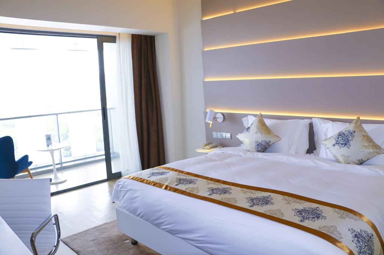 Sanya Phoenix Airport Hotel Buitenkant foto